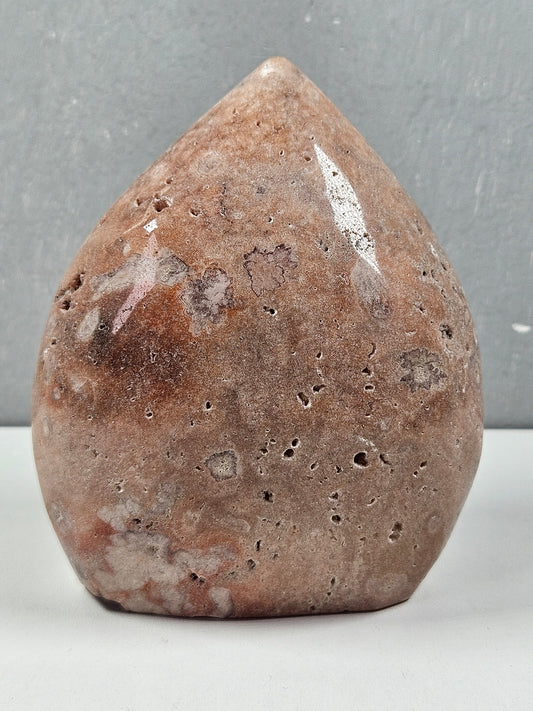 Roze amethist druppel 594 gram