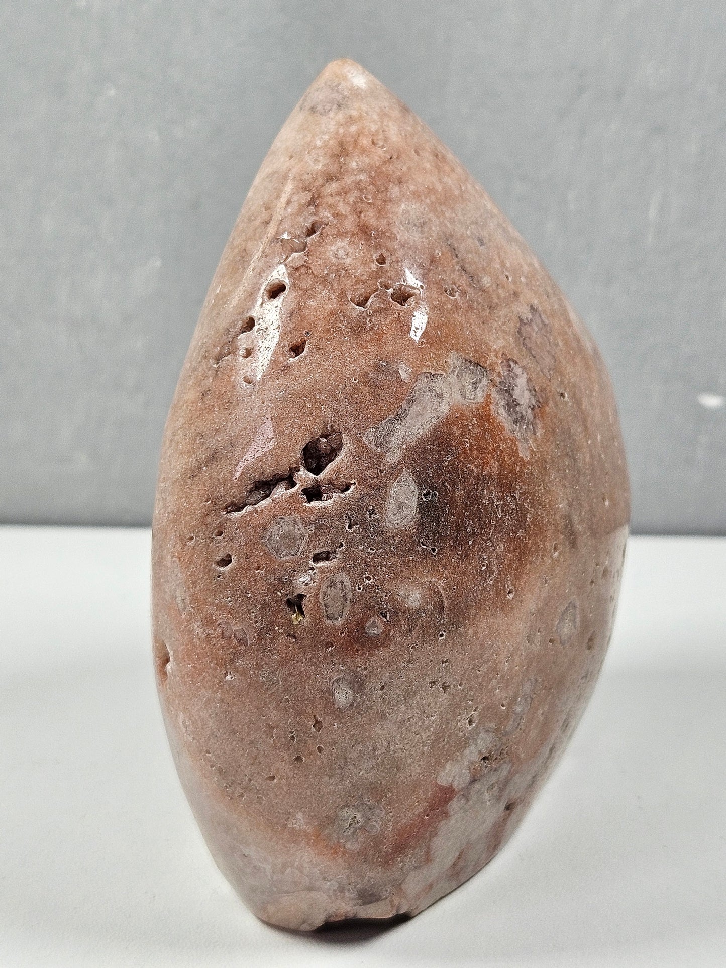 Roze amethist druppel 594 gram