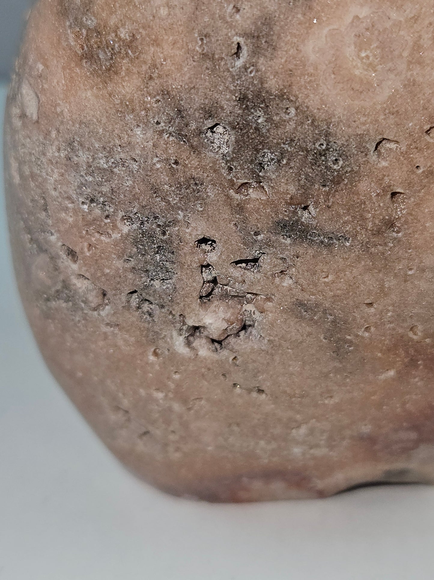 Roze amethist druppel 594 gram