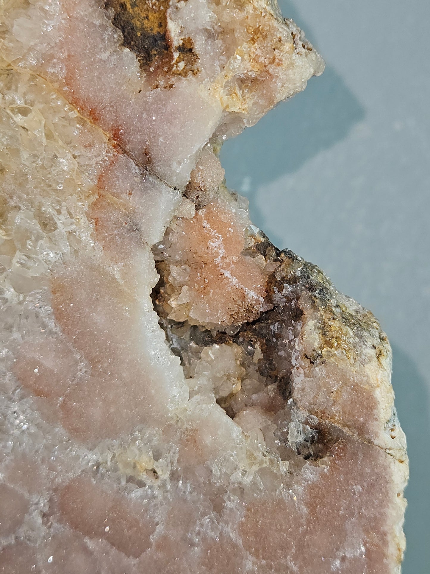 Roze amethist op standaard 1726 gram
