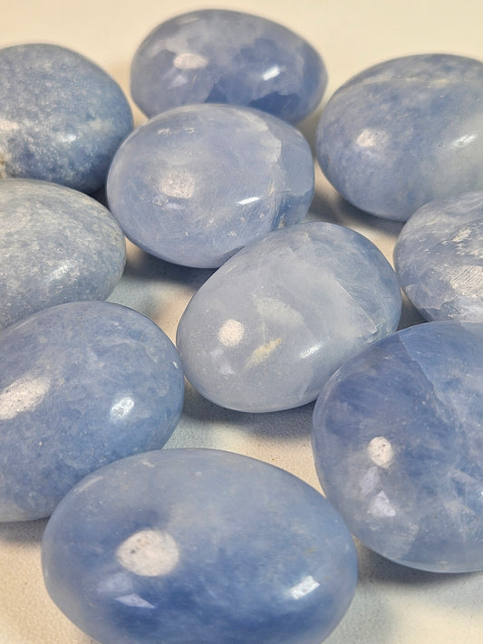 Blauwe calciet zaksteen