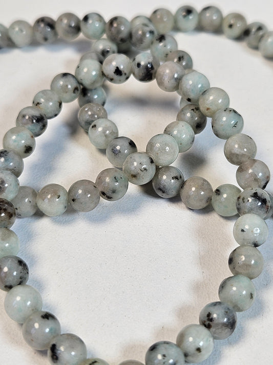 Kiwi jaspis armband 6mm