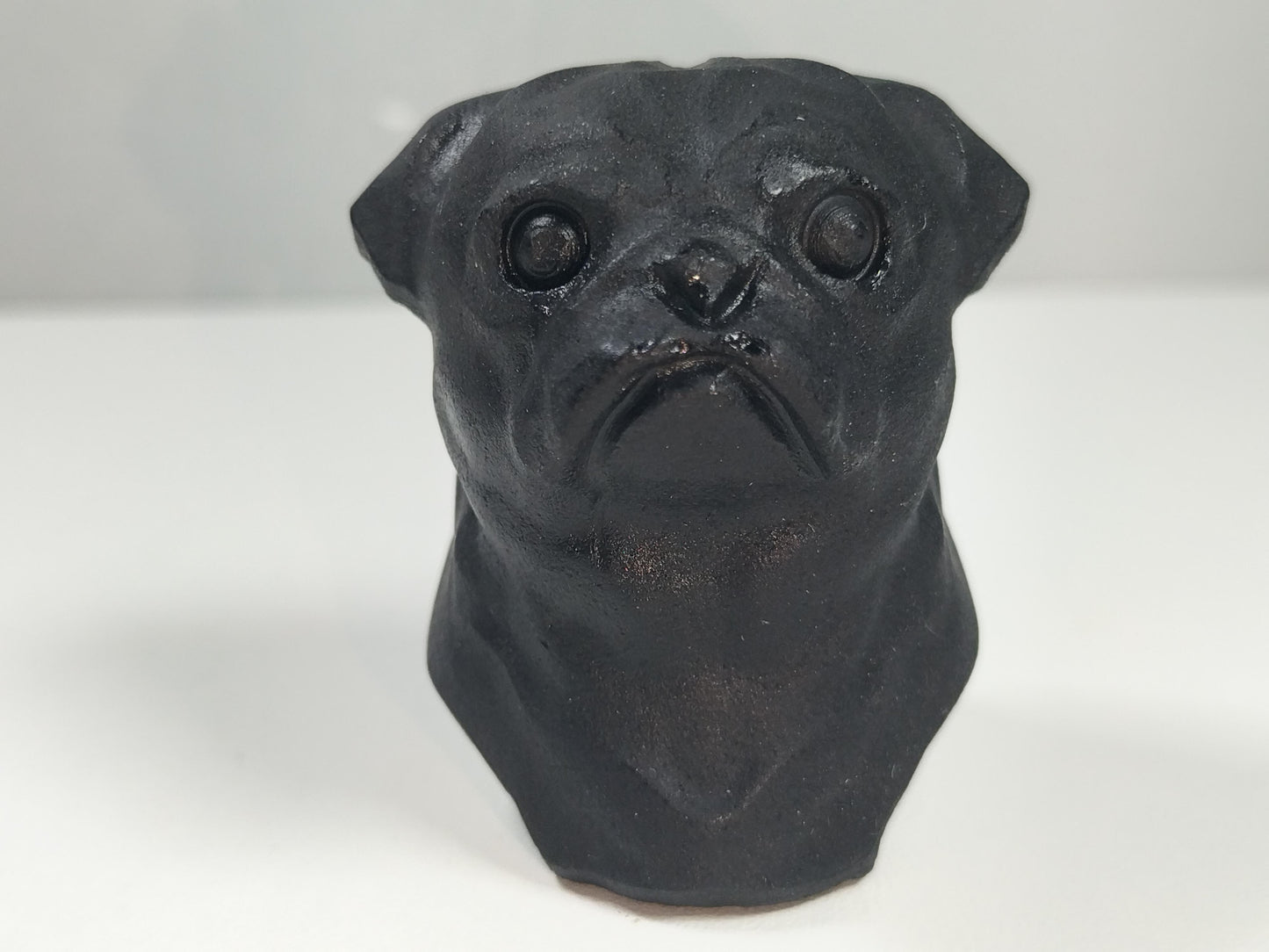 Obsidiaan mopshondje