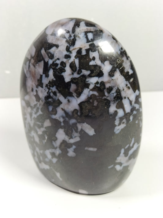 Merliniet sculptuur 600 gram
