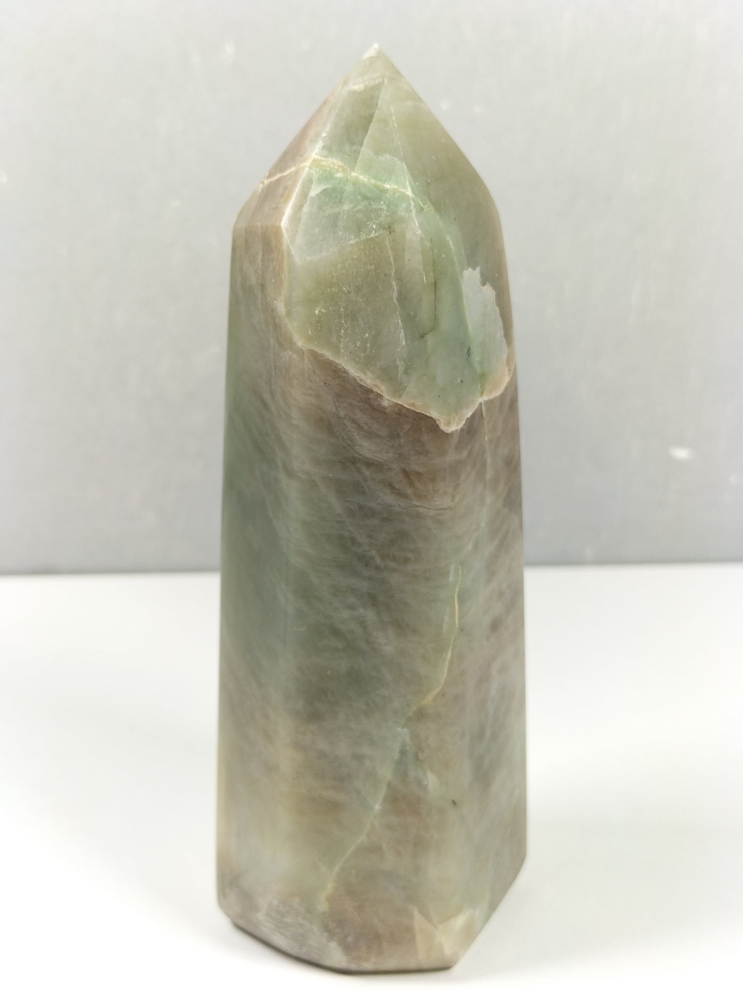 Groene maansteen toren 334 gram