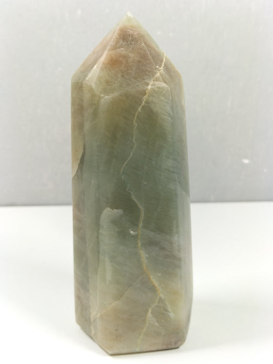 Groene maansteen toren 334 gram