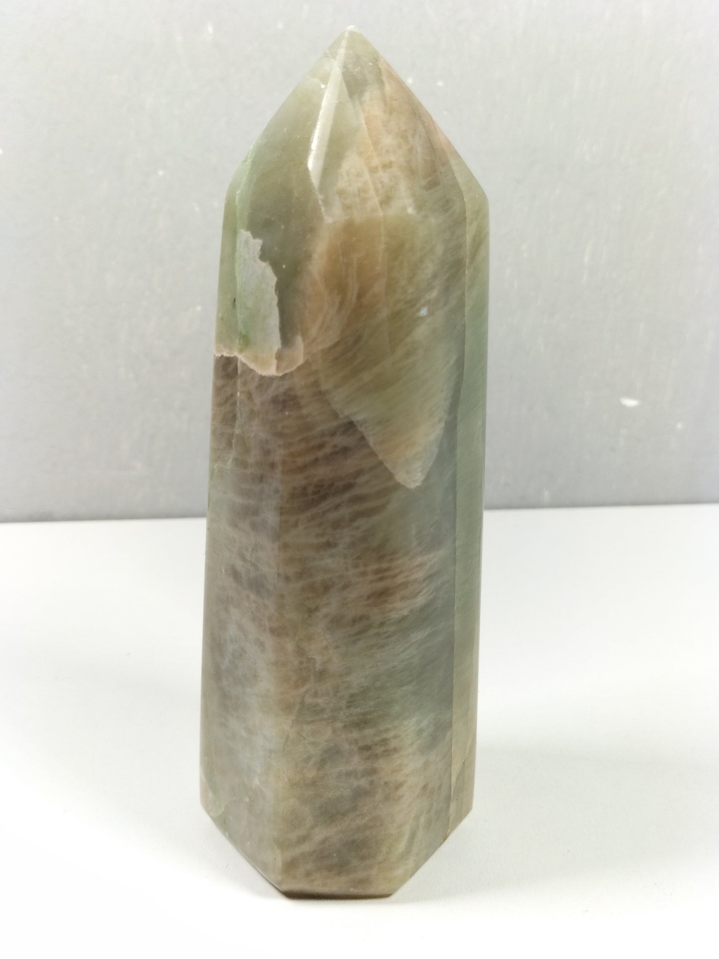 Groene maansteen toren 334 gram