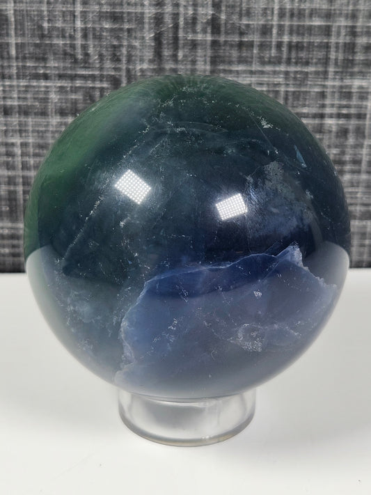 Blauw/groen/paars vederfluoriet bol 544 gram