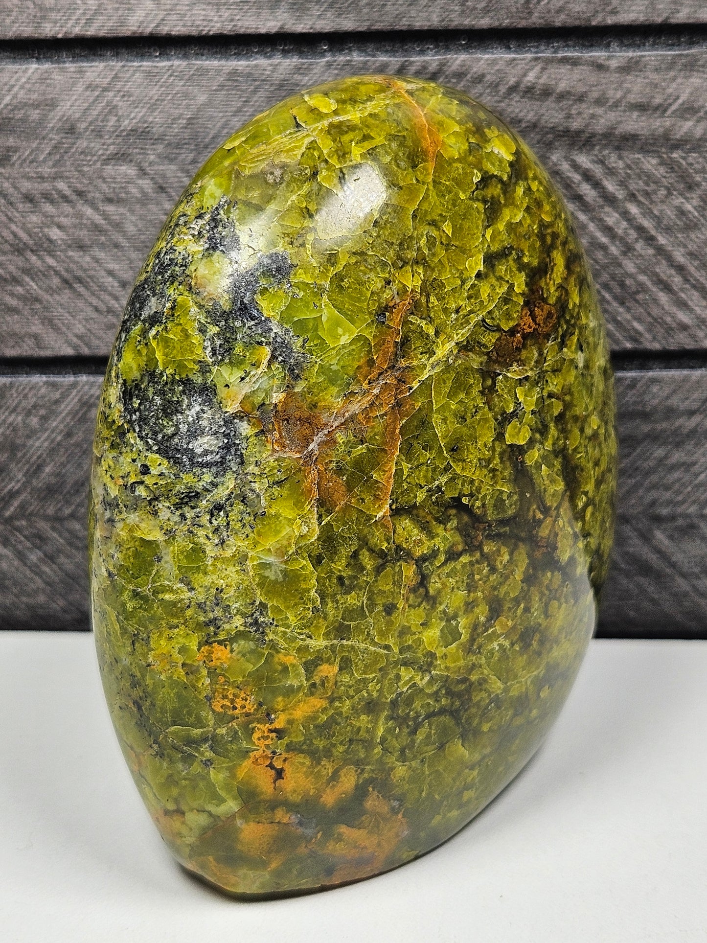 Groene opaal sculptuur 416 gram