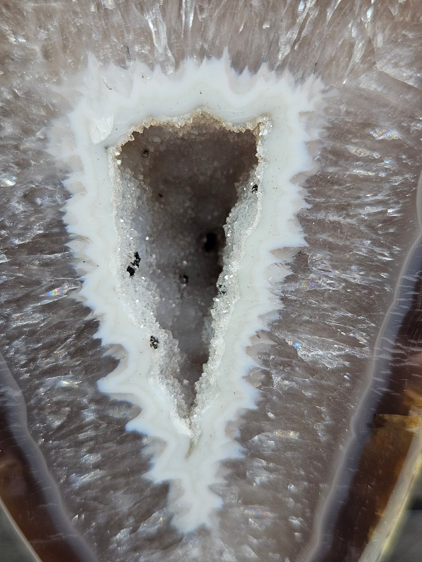 Agaat druzy op standaard 258 gram