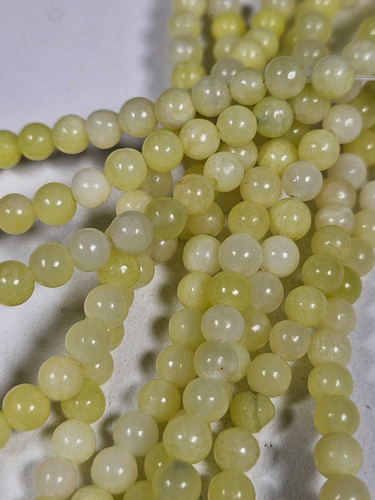 Limoengroene Jade kralenstreng 4mm