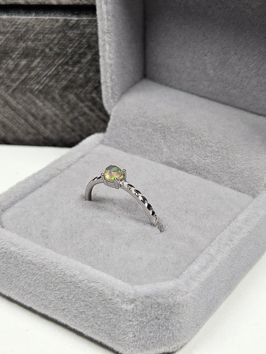 Opaal s925(zilver) verstelbare ring nr22