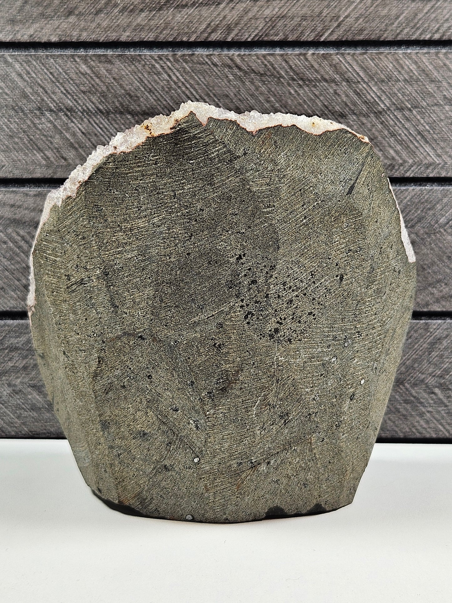 Roze chalcedoon op standvlak 1018 gram