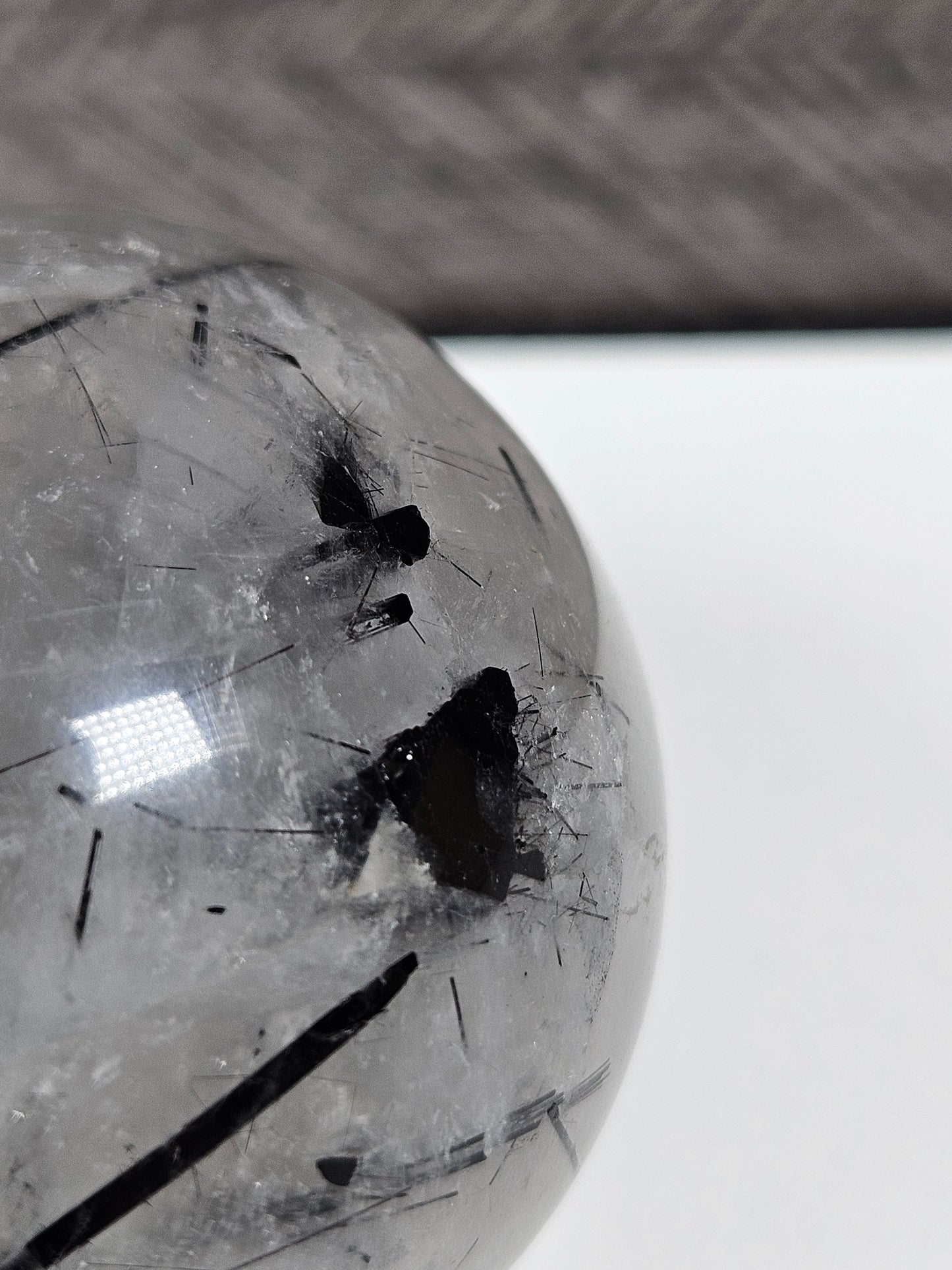 Zwarte toermalijn/kwarts bol 136 gram