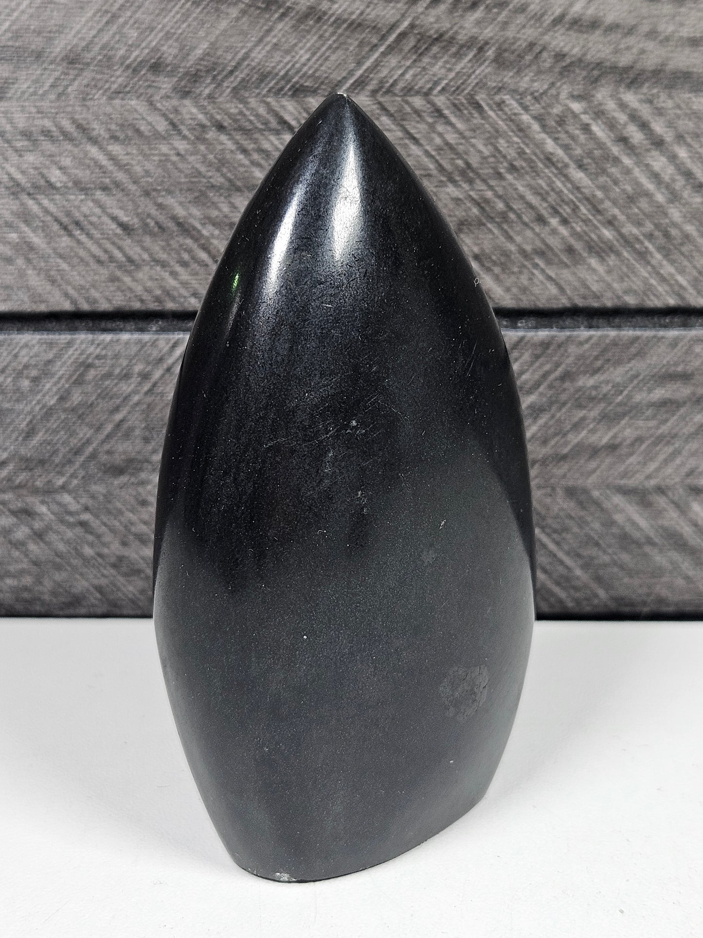 Schwarze Turmalinskulptur 168 Gramm