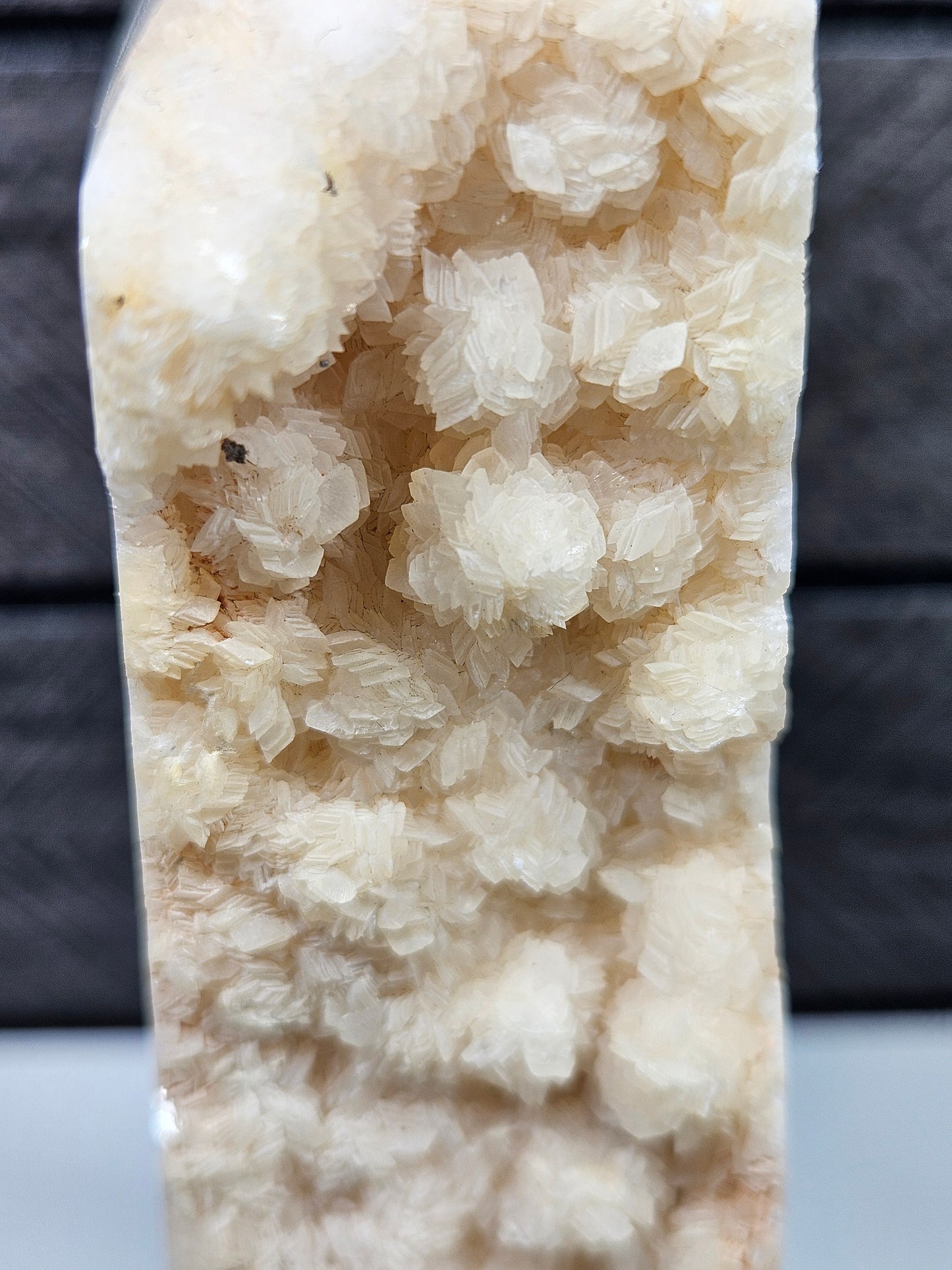 Witte calciet toren 334 gram
