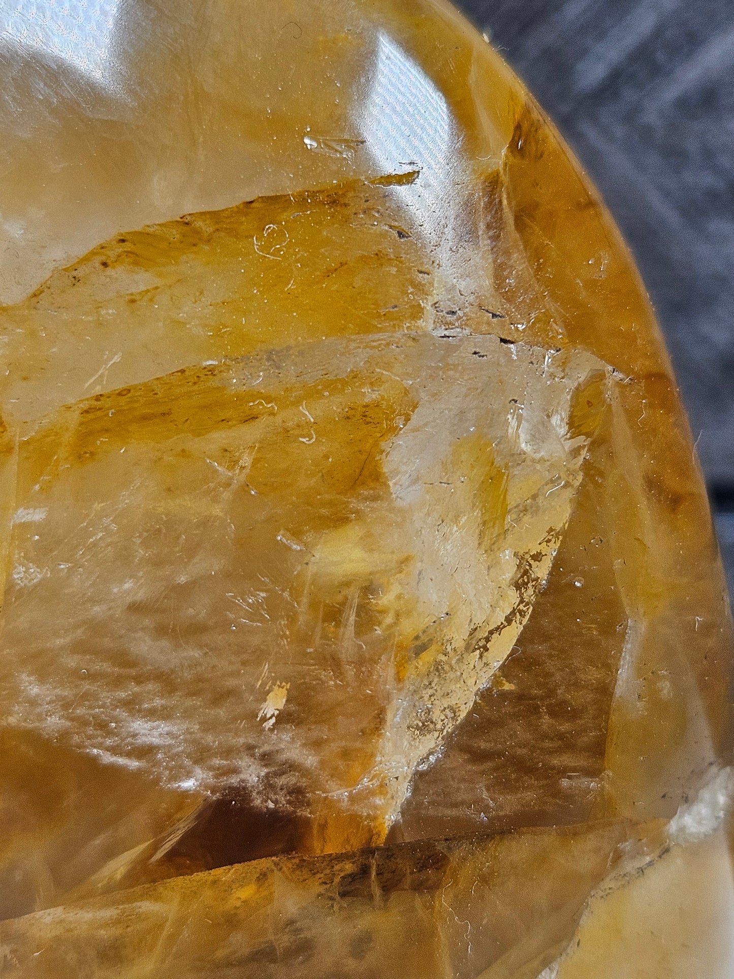 Golden healer sculptuur 504 gram
