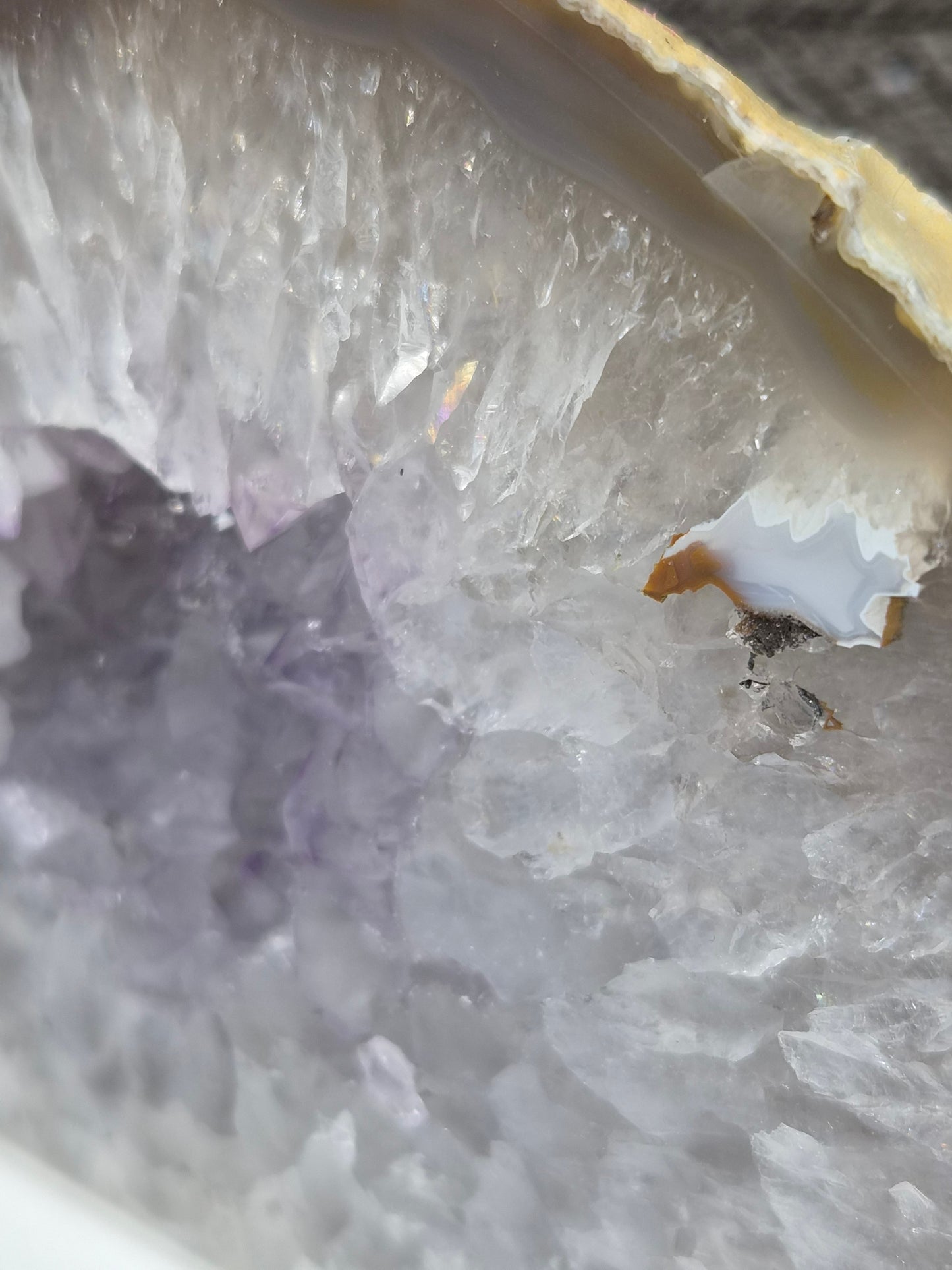 Agaat Geode op standvlak 750 gram