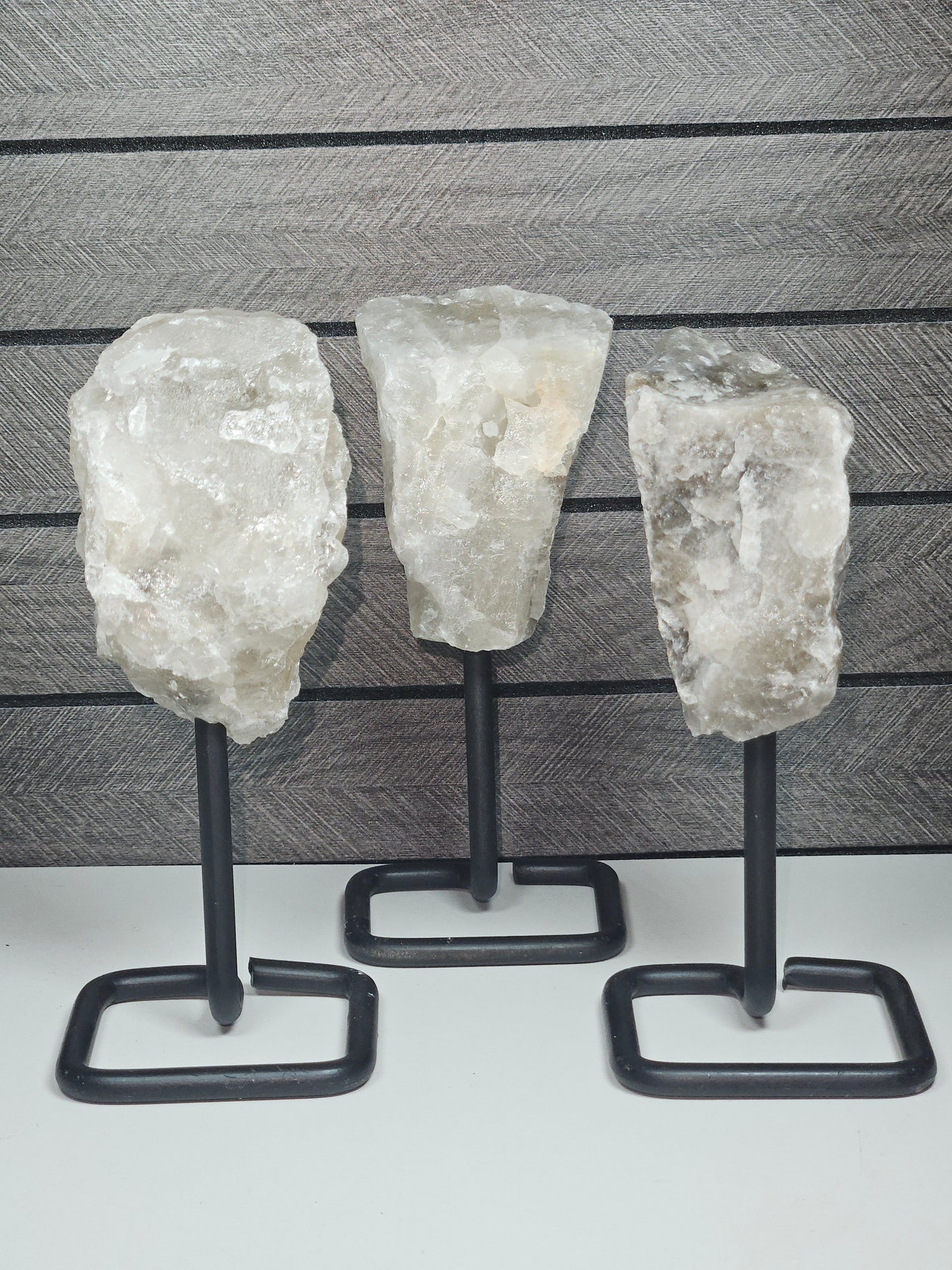 Ruwe Rookkwarts op standaard