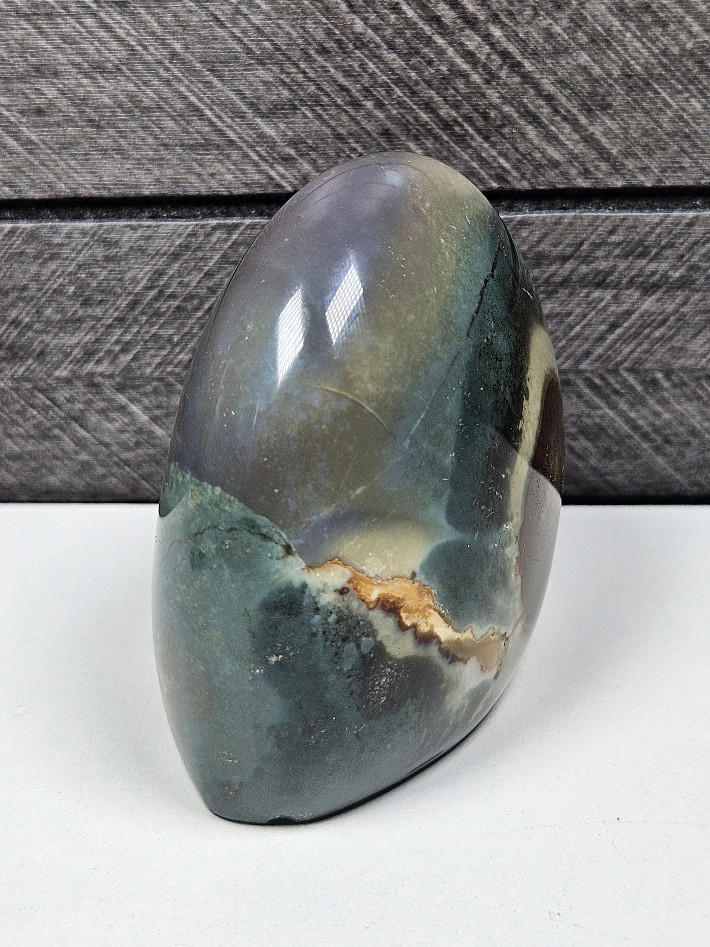 Polychroom Jaspis sculptuur 228 gram