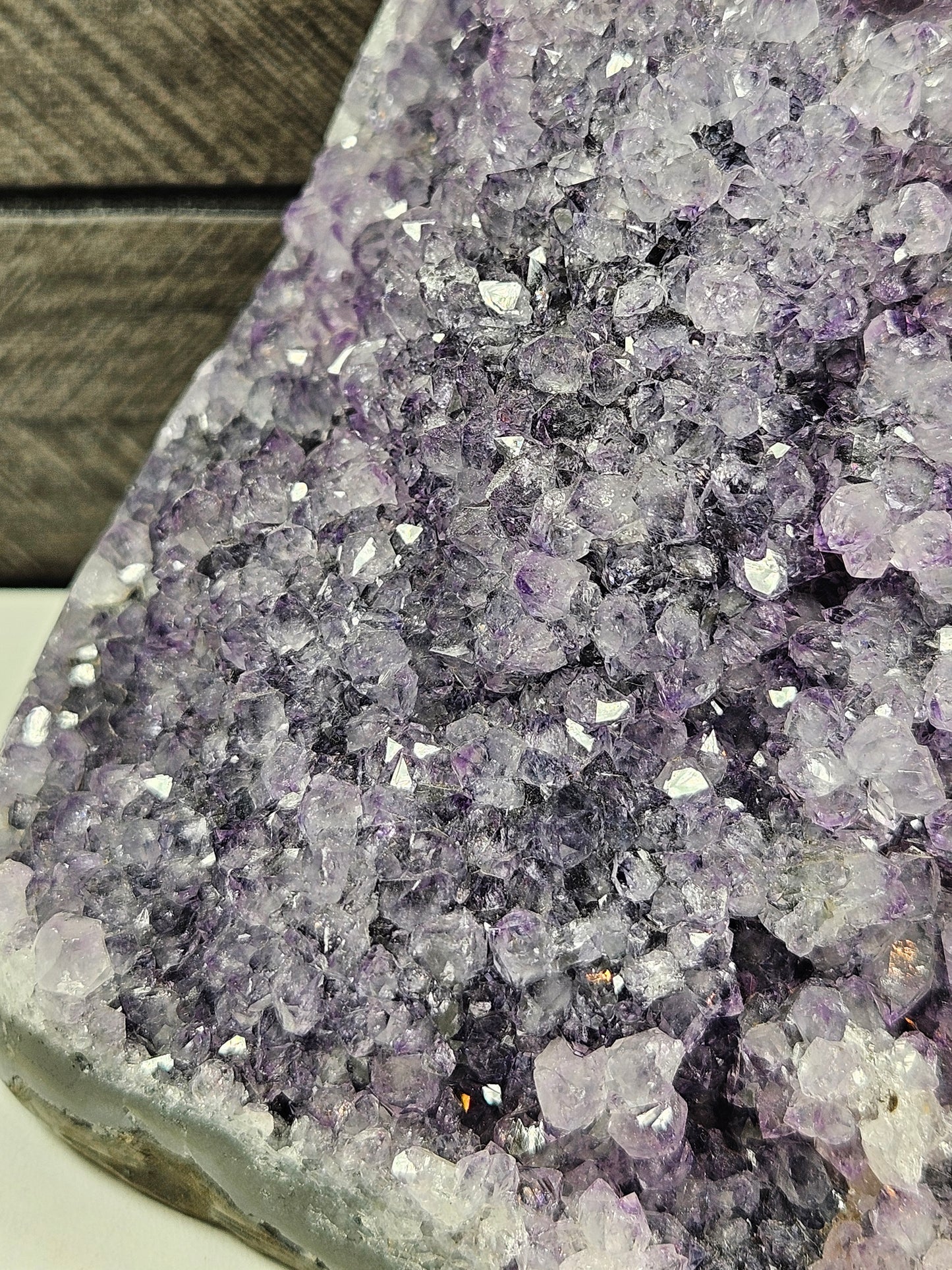 Amethist op standvlak 2208 gram