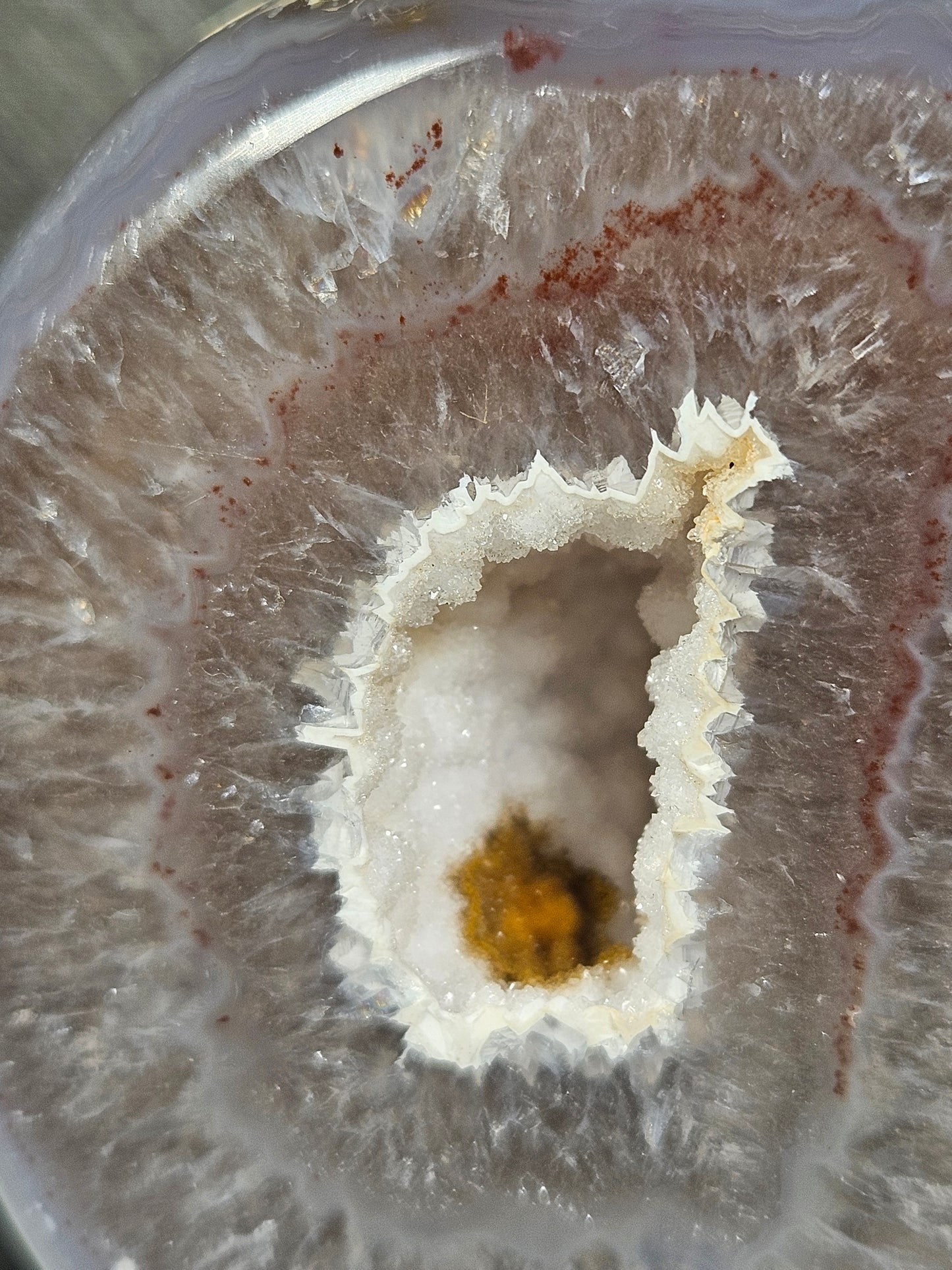 Agaat Geode op standaard 416 gram