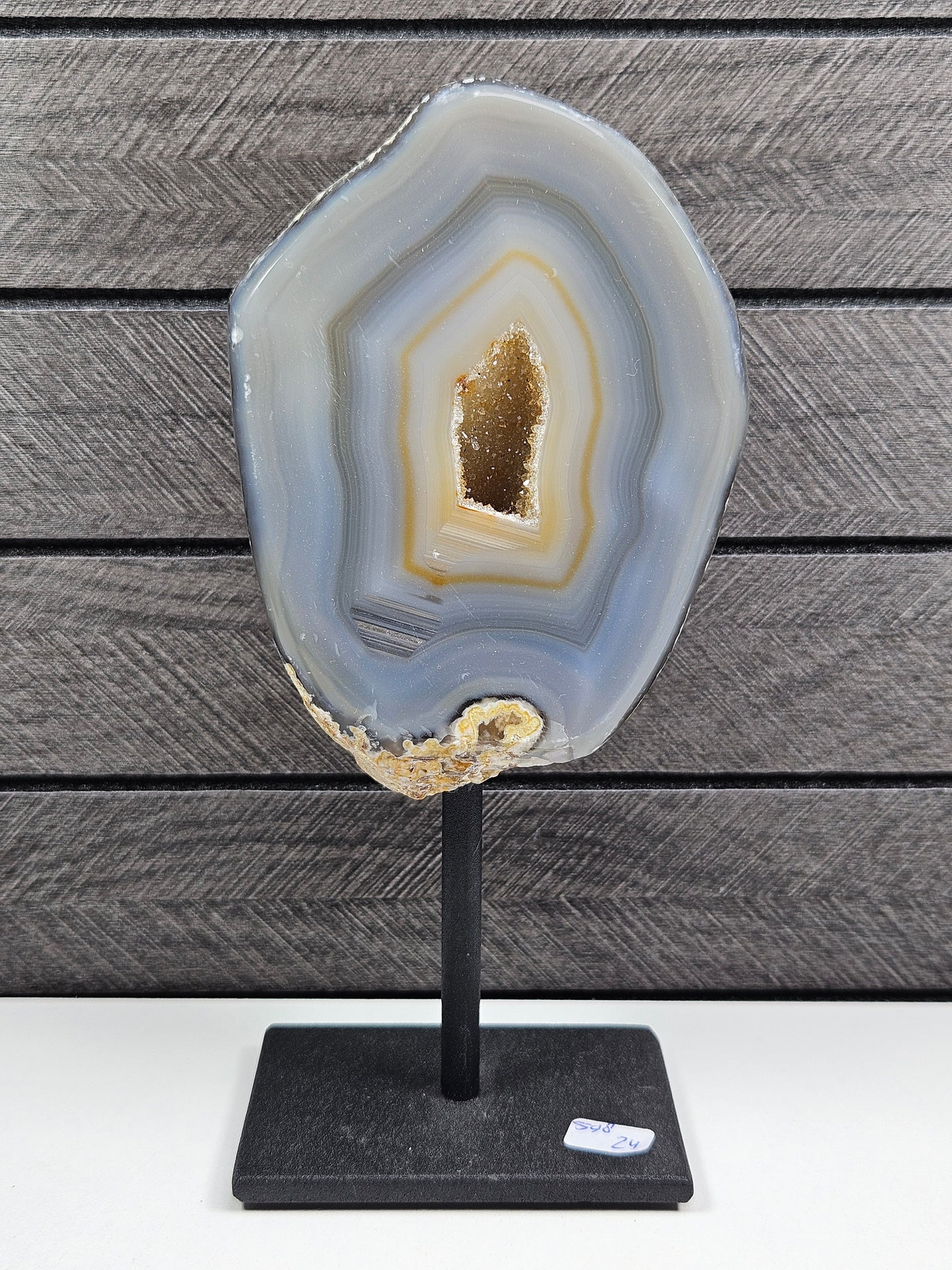 Agaat druzy op standaard 598 gram