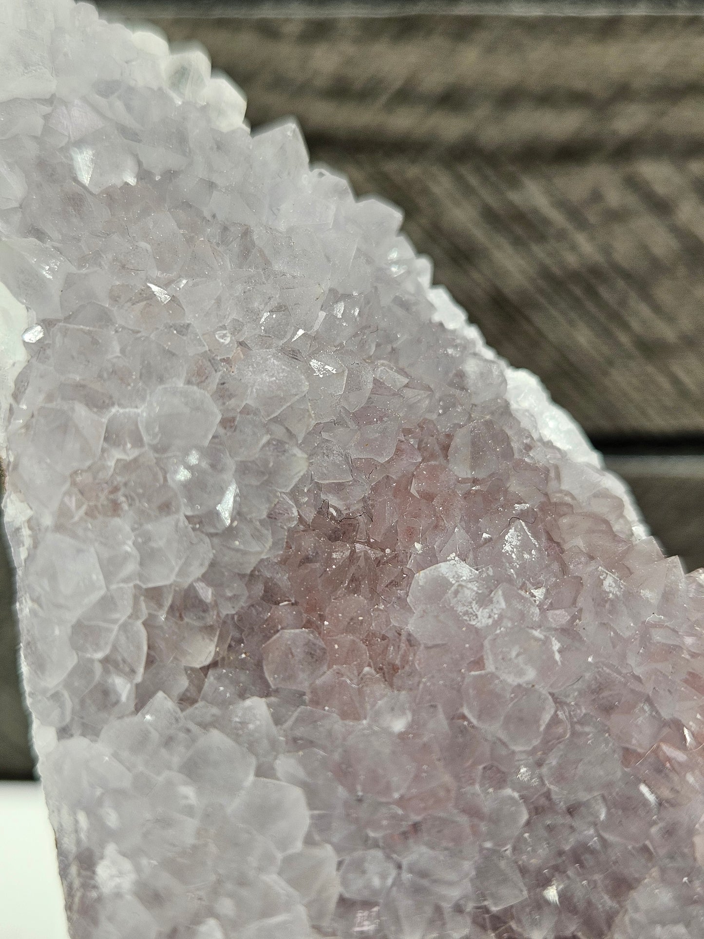 Roze chalcedoon op standvlak 256 gram