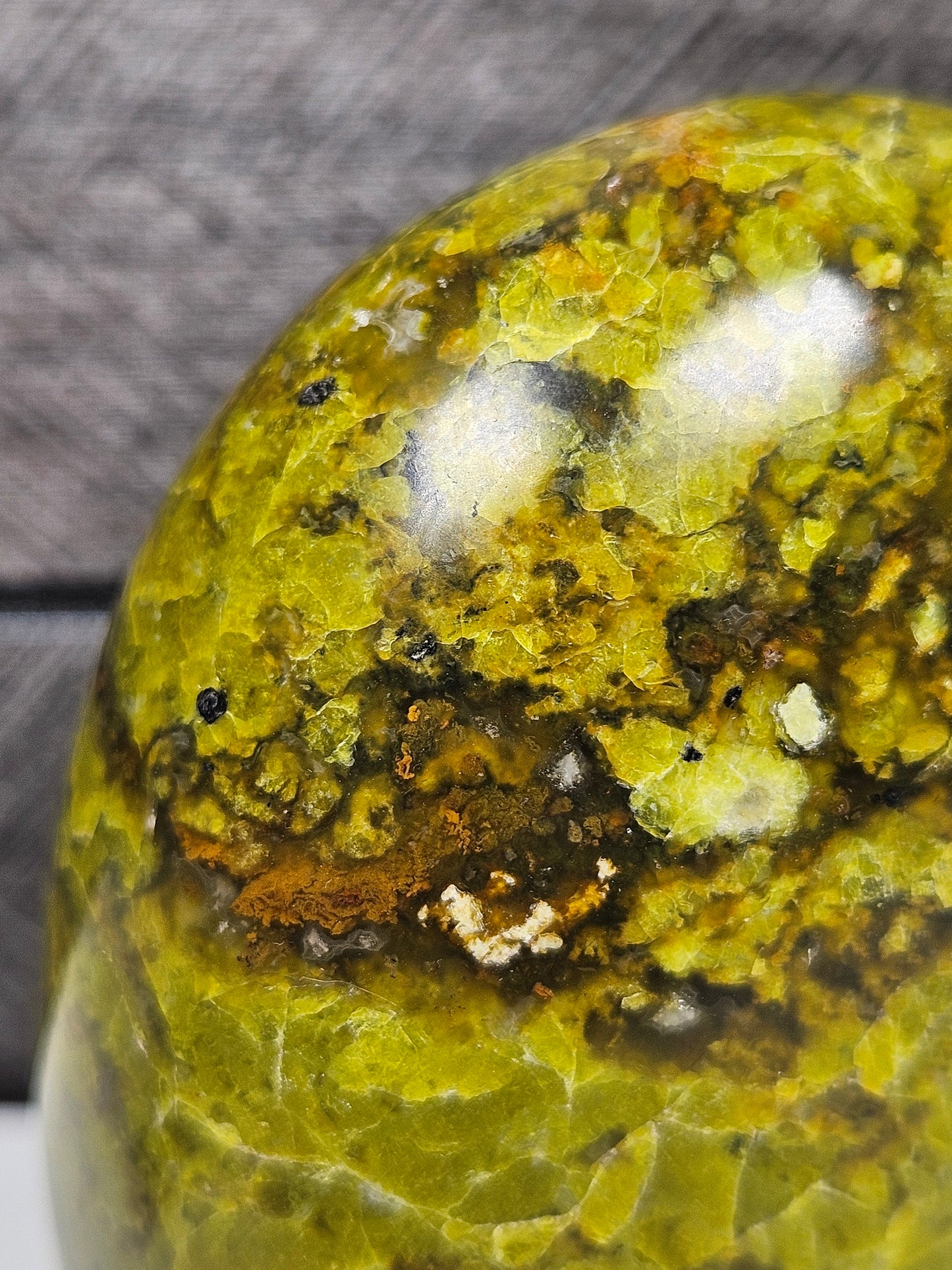 Groene opaal sculptuur 416 gram