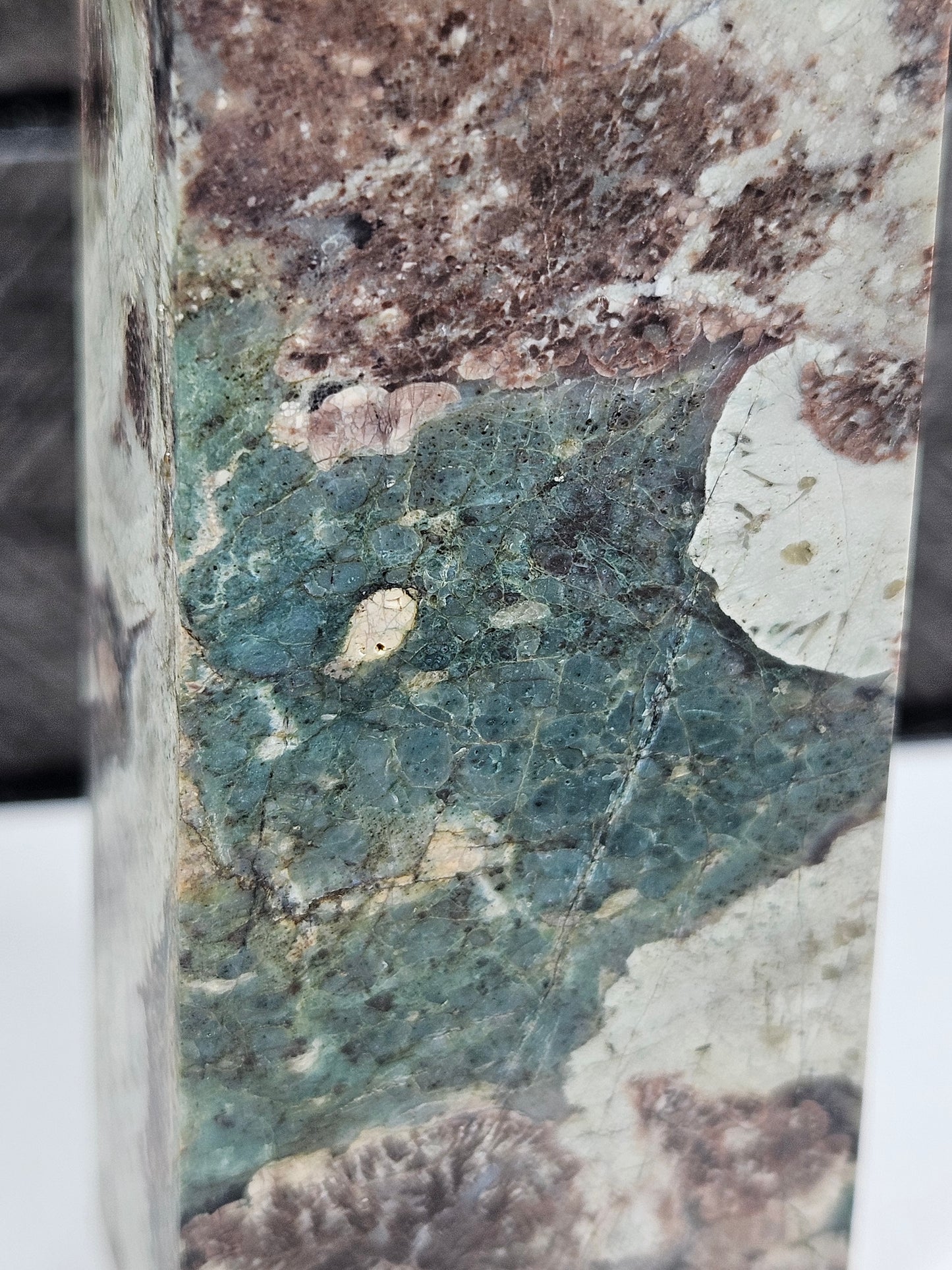 Groene bloemjaspis toren 122 gram