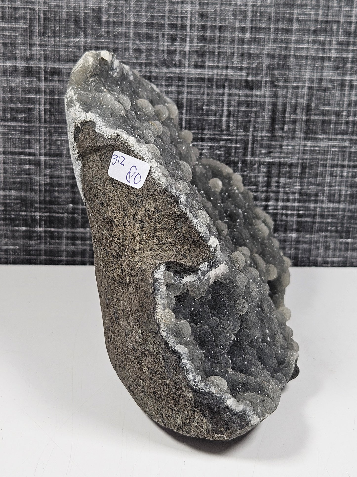 Chalcedoon op standvlak 912 gram