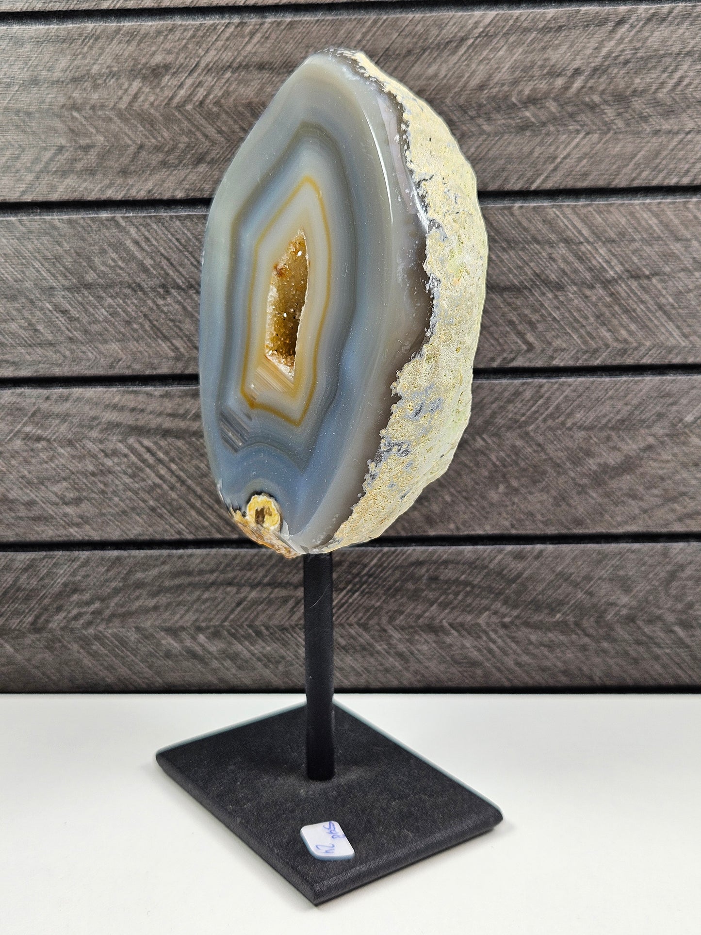 Agaat druzy op standaard 598 gram