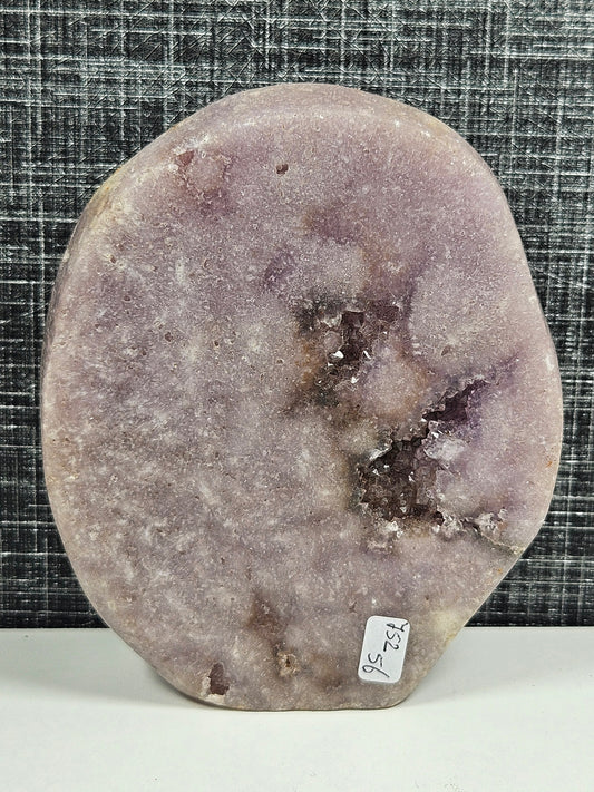 Roze amethist sculptuur 752gram