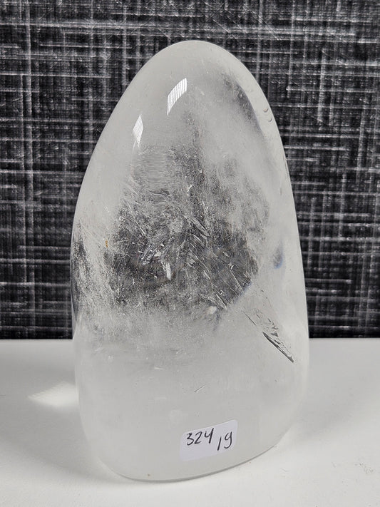 Bergkristal sculptuur 324 gram