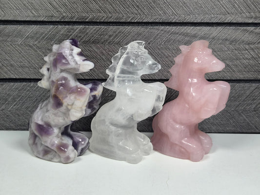 BergKristal/Dream Amethist/Rozenkwarts Gouden Driehoek Paarden Set