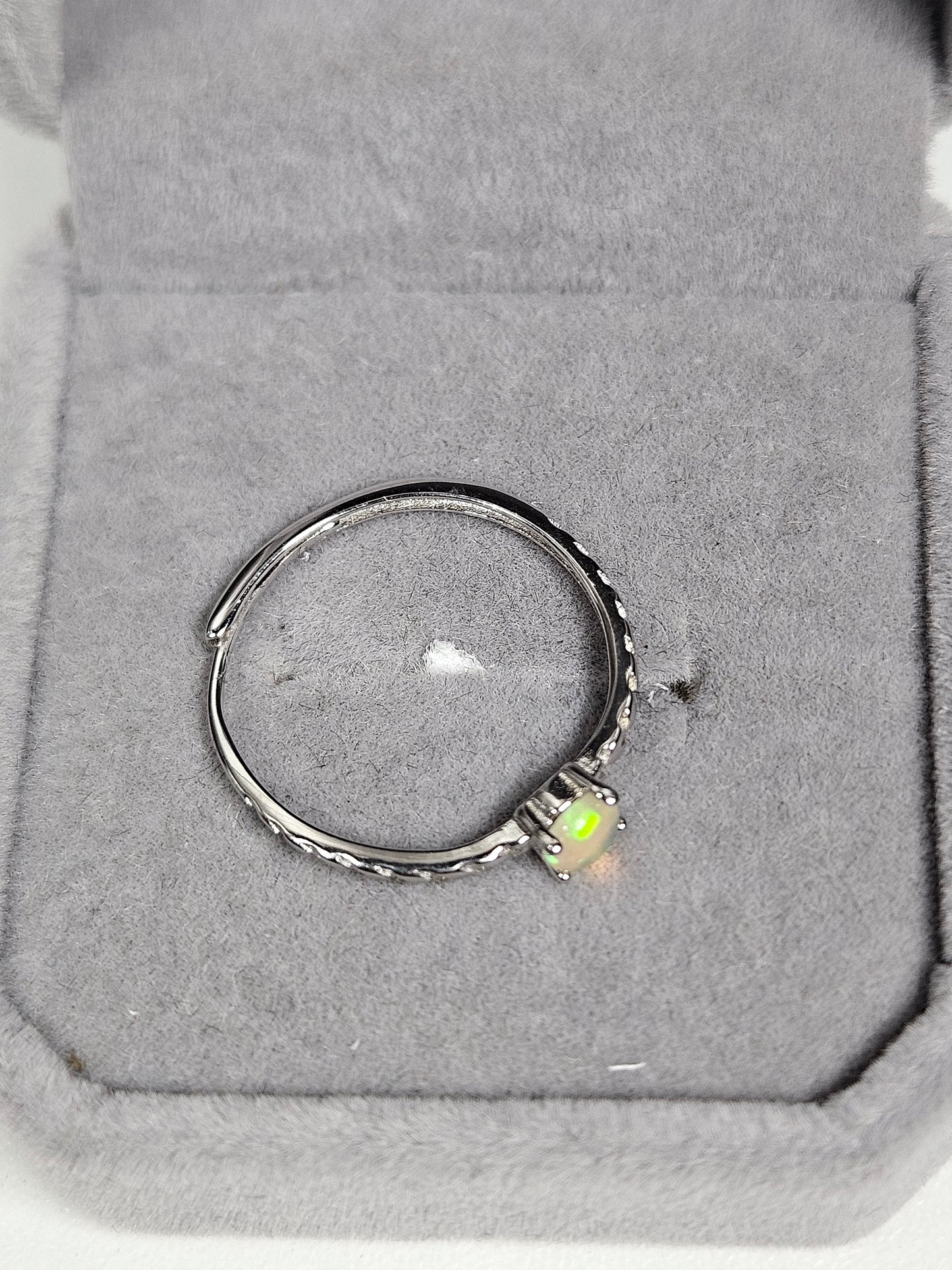Opaal s925(zilver) verstelbare ring nr25
