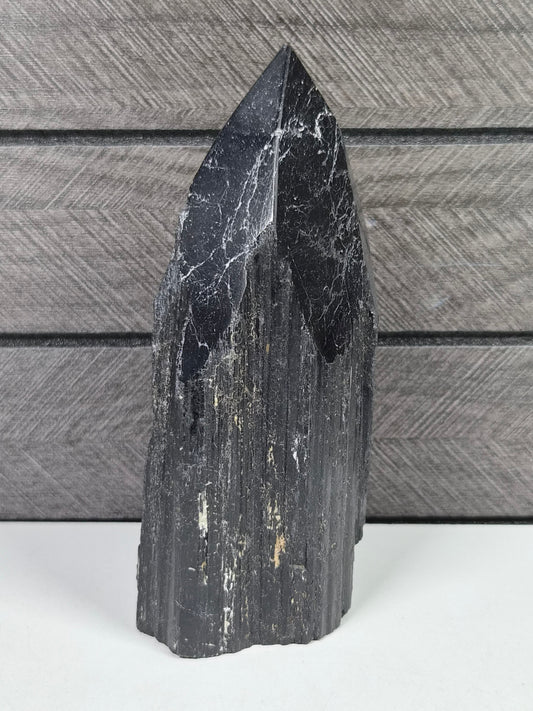 Zwarte Toermalijn toren 328 gram