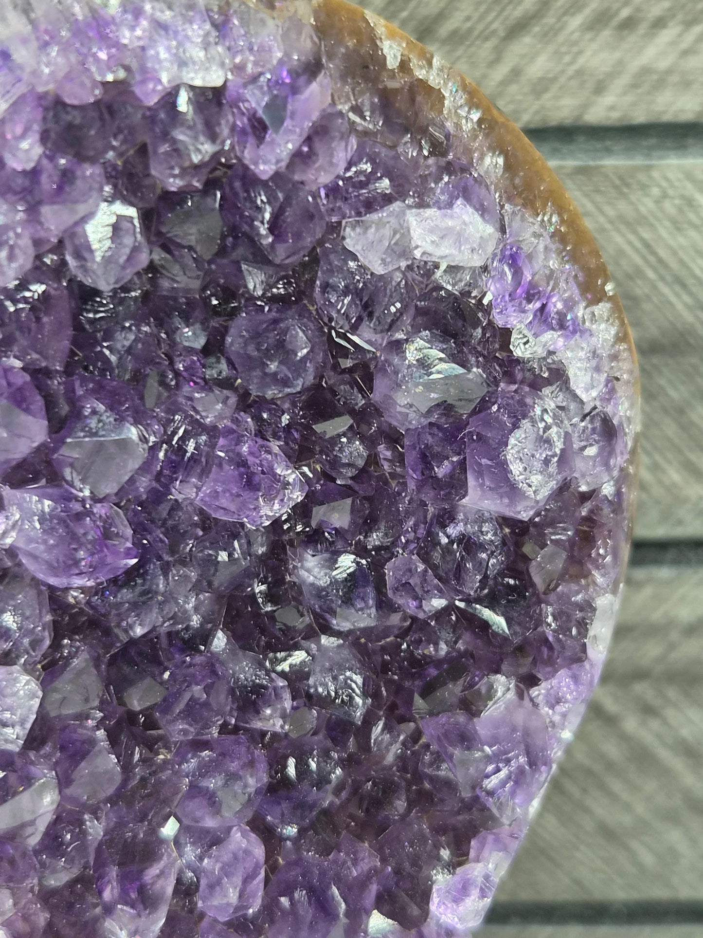 Amethist Ruw op Standaard 418 gram