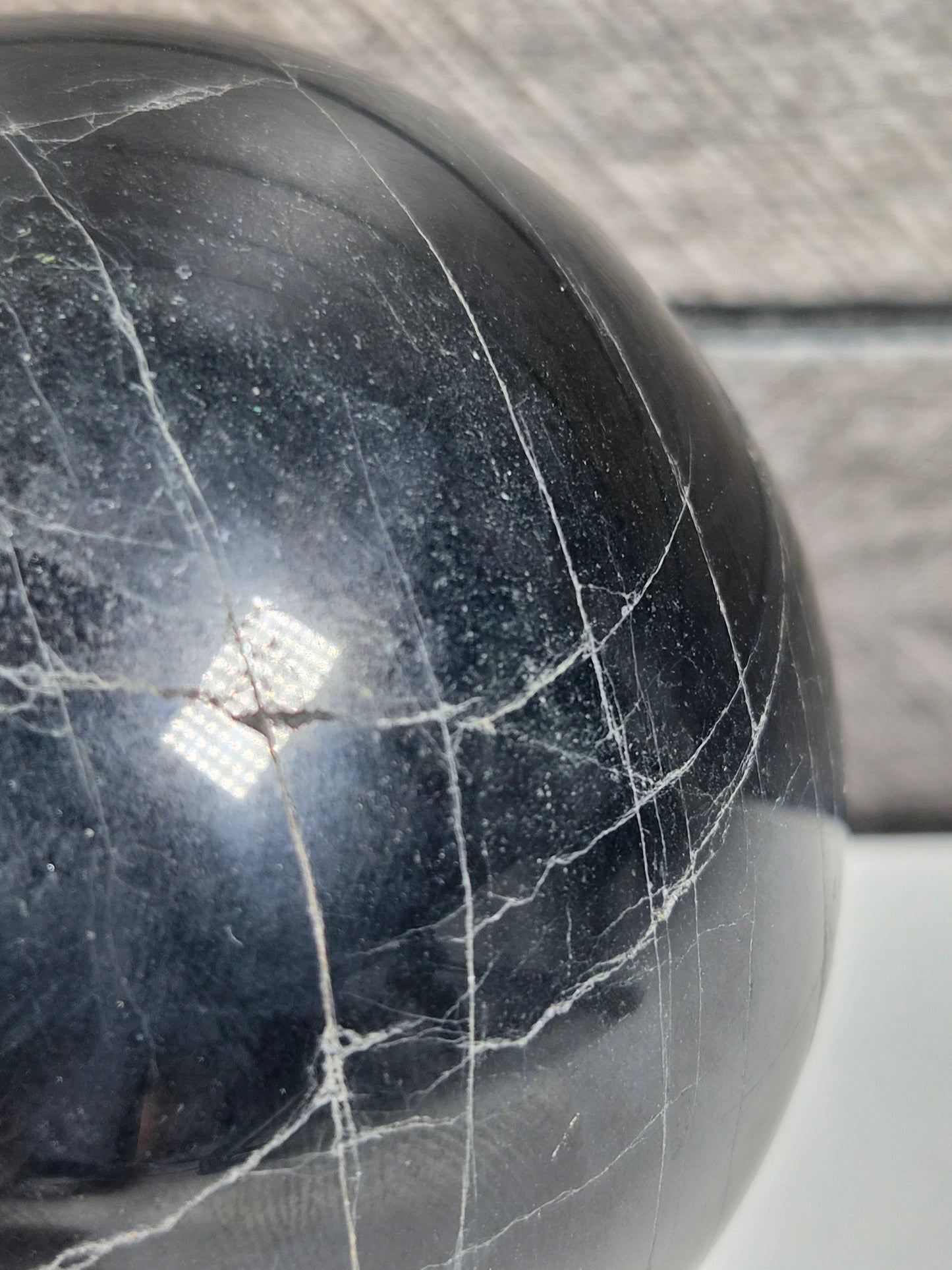 Zwarte toermalijn bol 764 gram