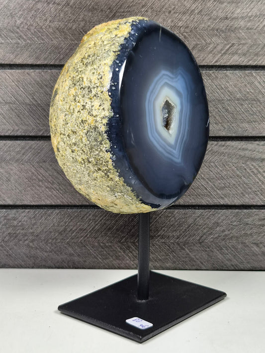 Agaat Geode op standaard 916 gram