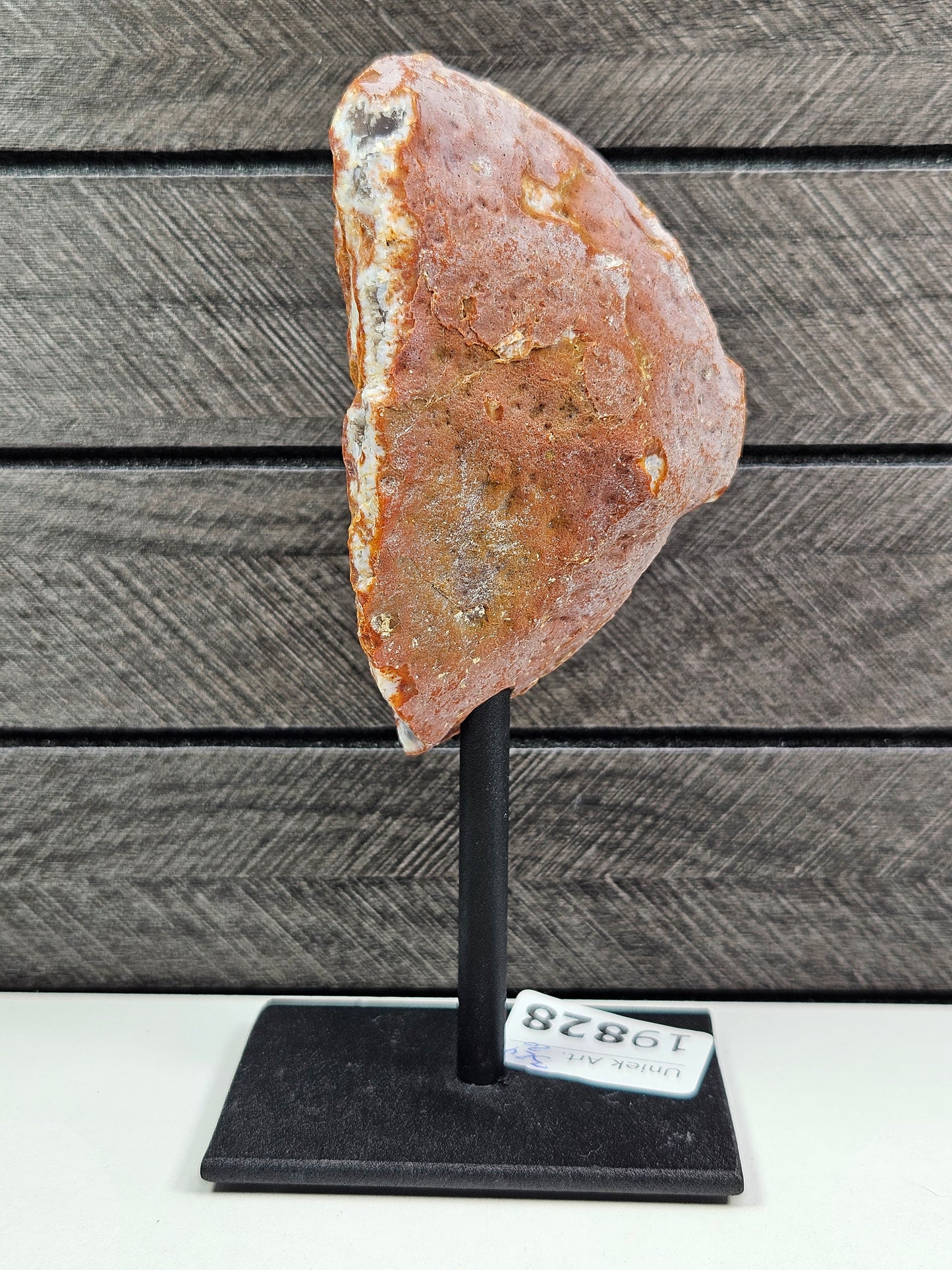 Agaat druzy op standaard 324 gram
