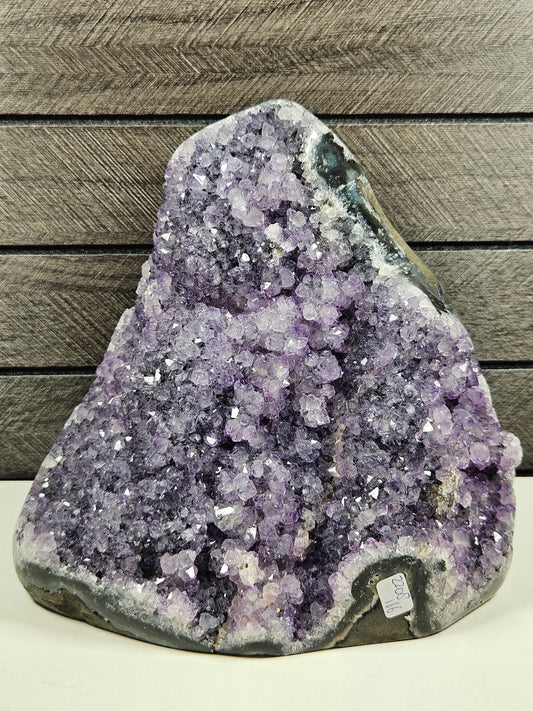 Amethist op standvlak 2208 gram