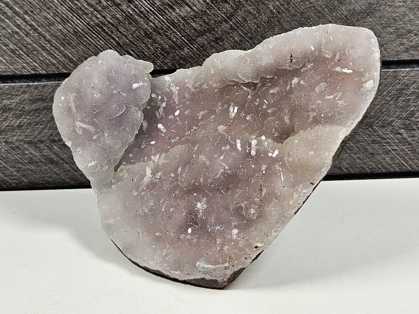 Roze chalcedoon/Apofyliet op standvlak 284 gram