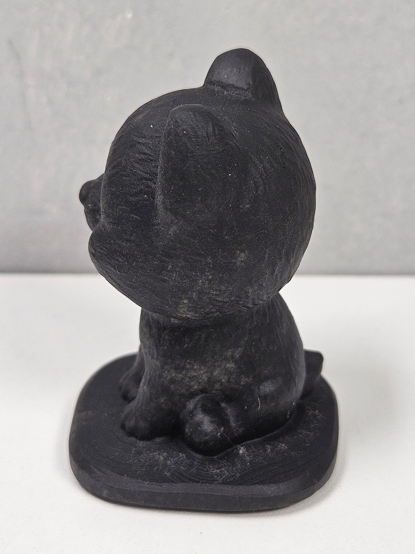 Zwarte obsidiaan hondje