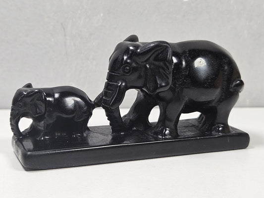 Zwarte obsidiaan olifanten