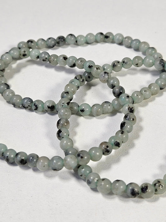 Kiwi jaspis armband 4mm