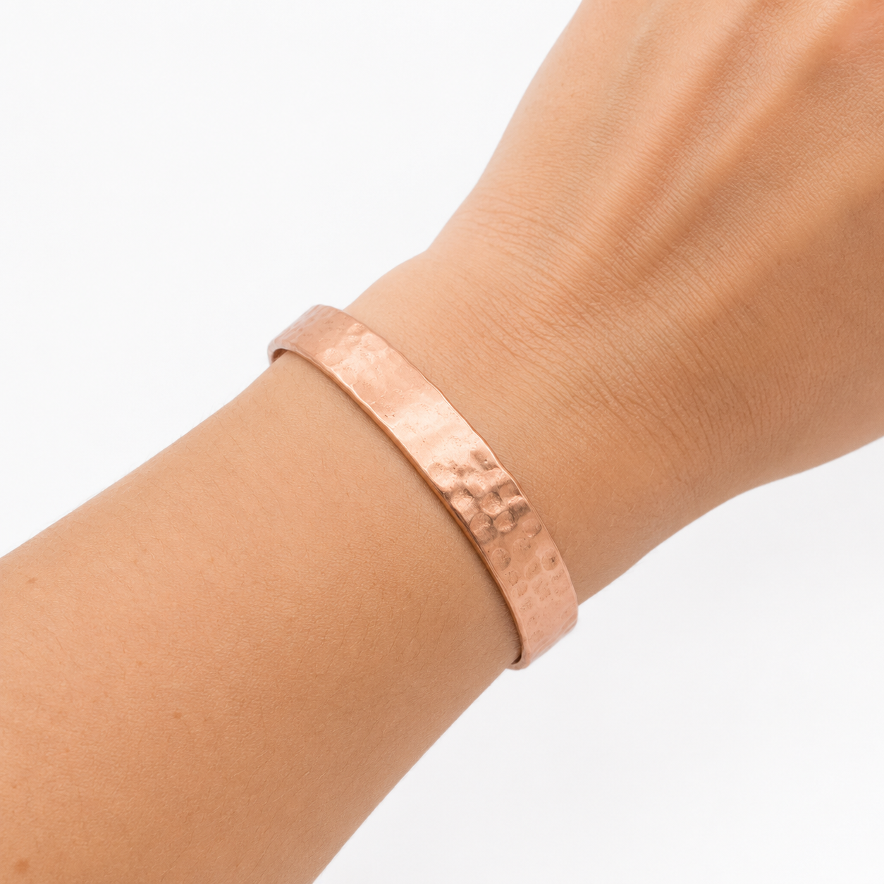 Koperen Armband Gehamerd