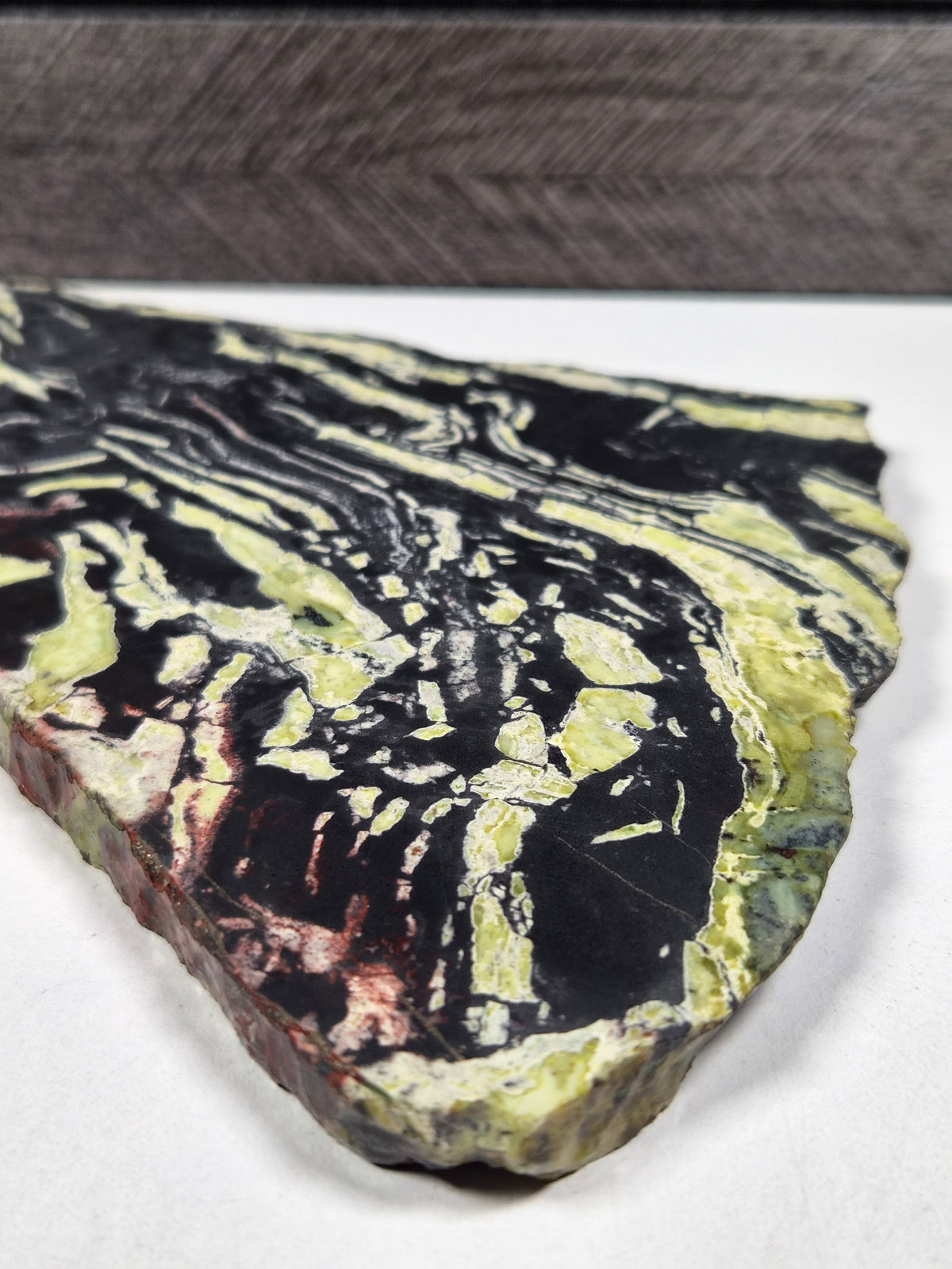Serpentijn met Hematiet slab 480 gram