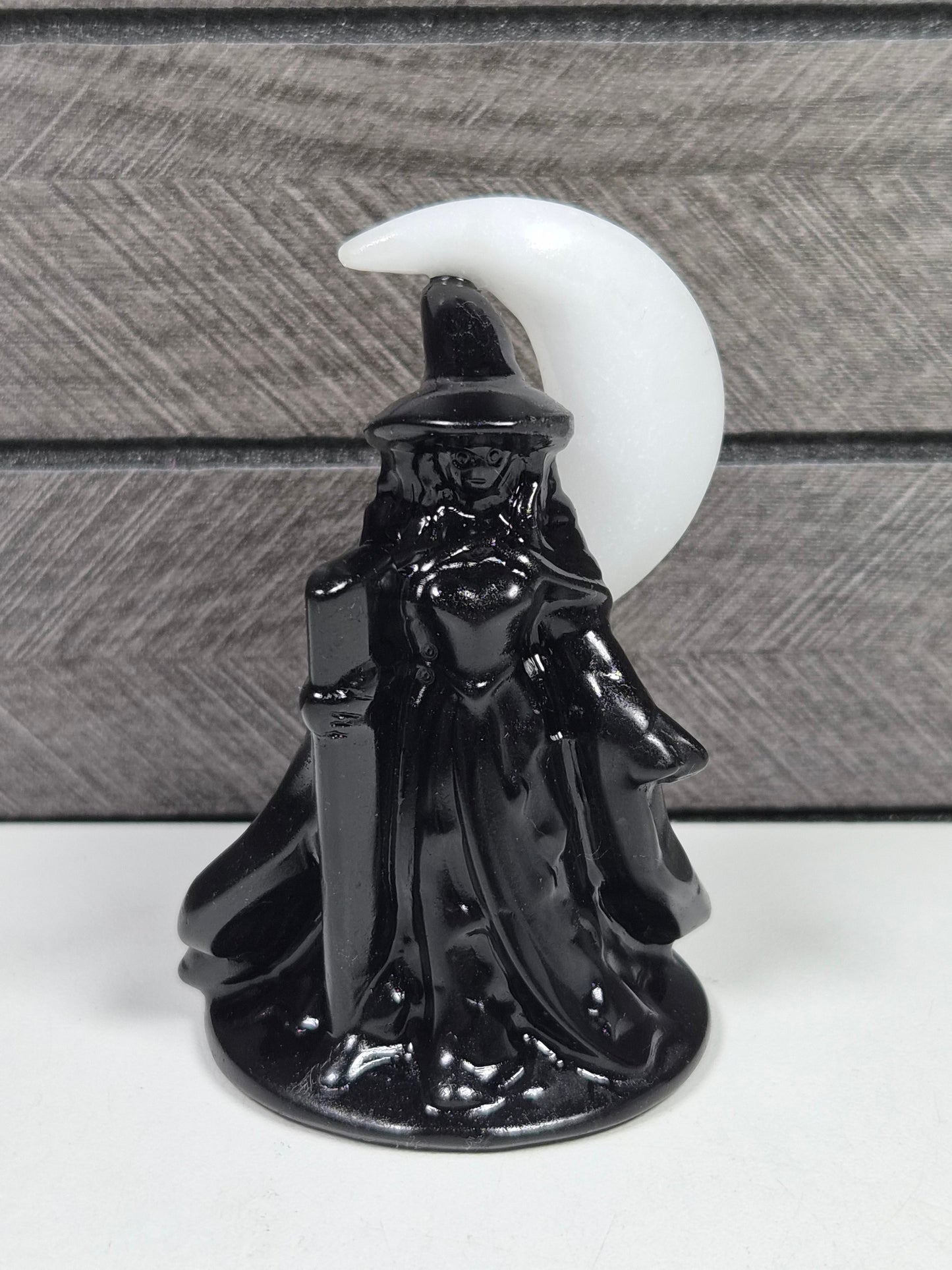 Zwarte Obsidiaan Heks met Witte Jade Maan