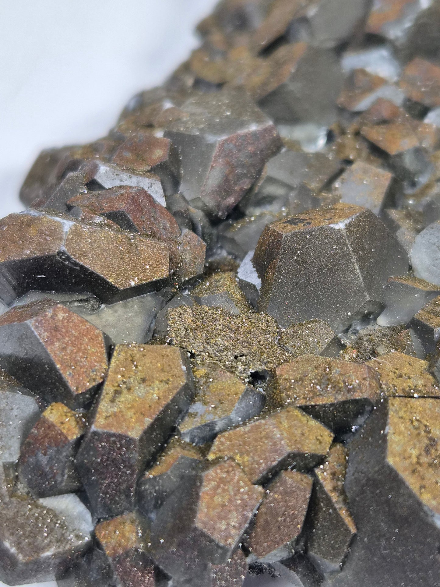 Daye Calciet met Pyriet Ruw 302 gram